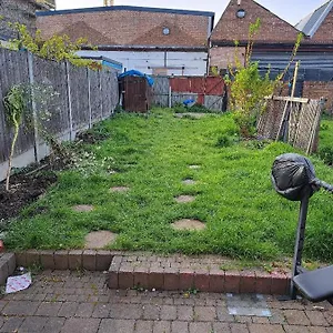 Guest house Single Bedroom Near London Seven Kings Train Station